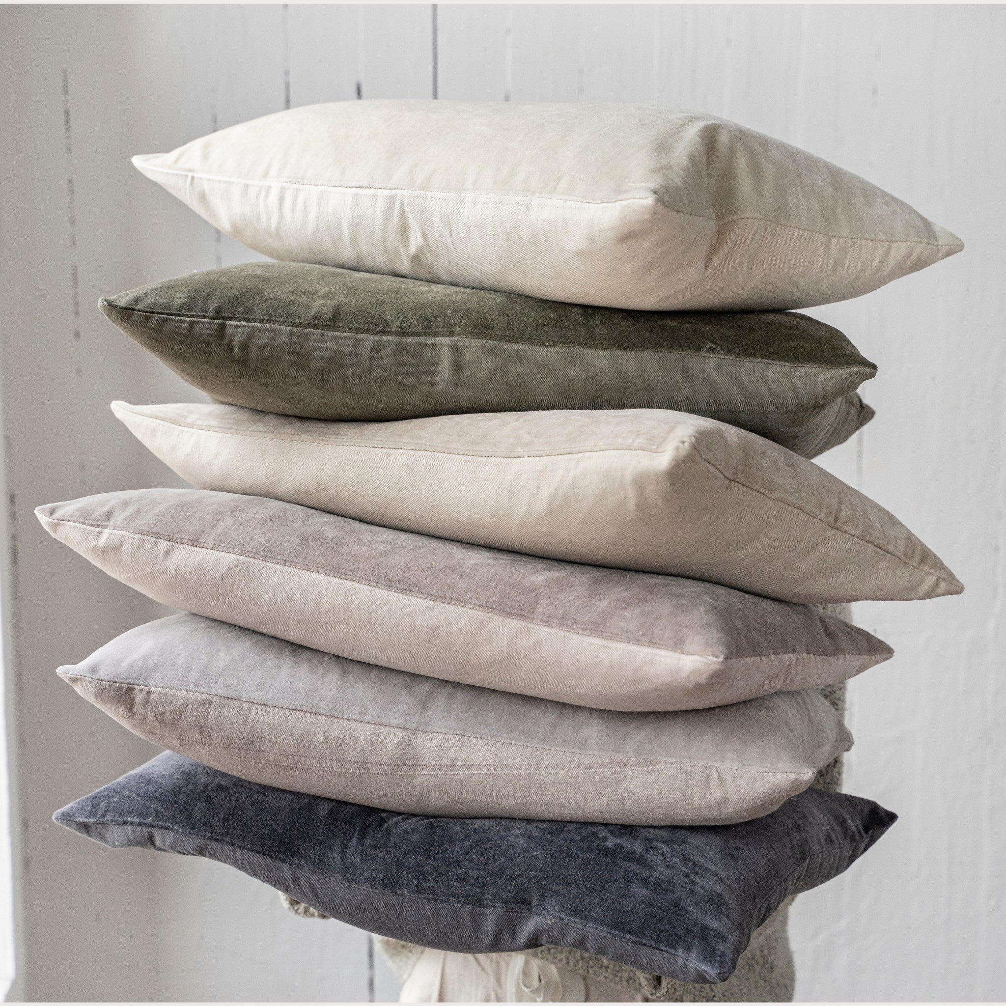Vera Velvet Pillow | Midnight