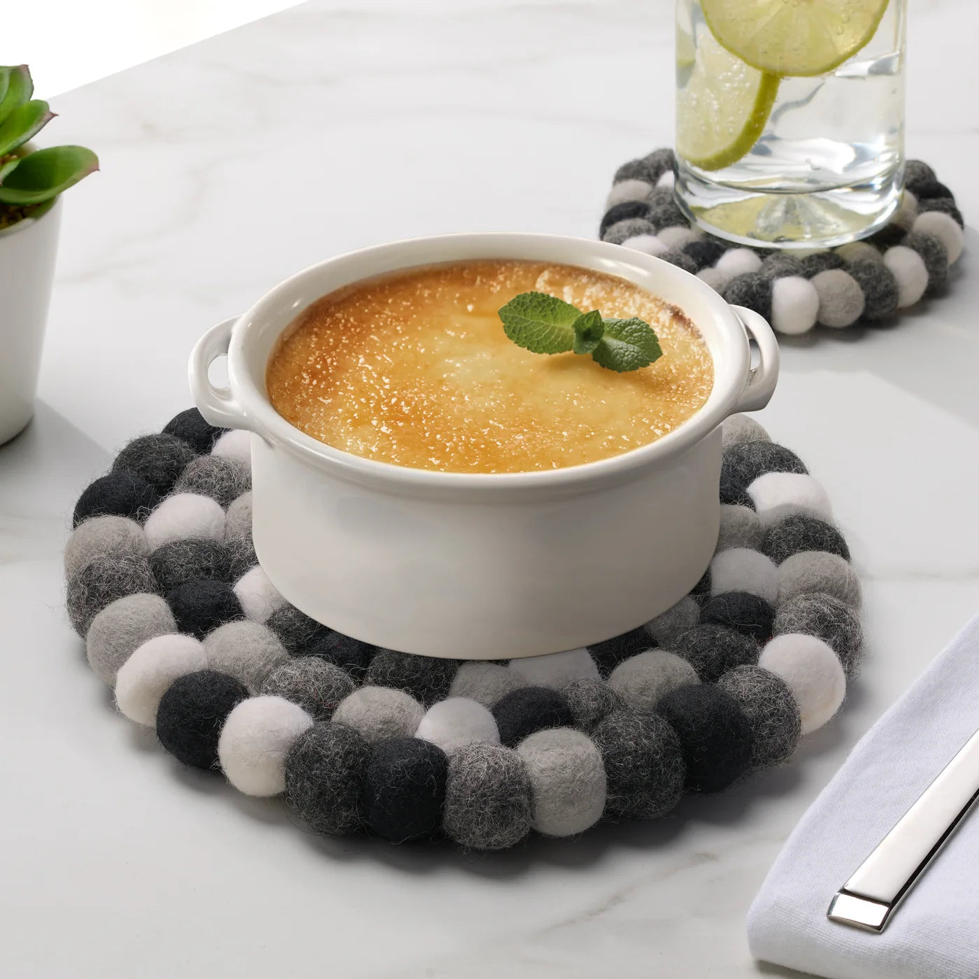 MODWOOL Felt Ball Round 8" Trivet | Black/White/Grey