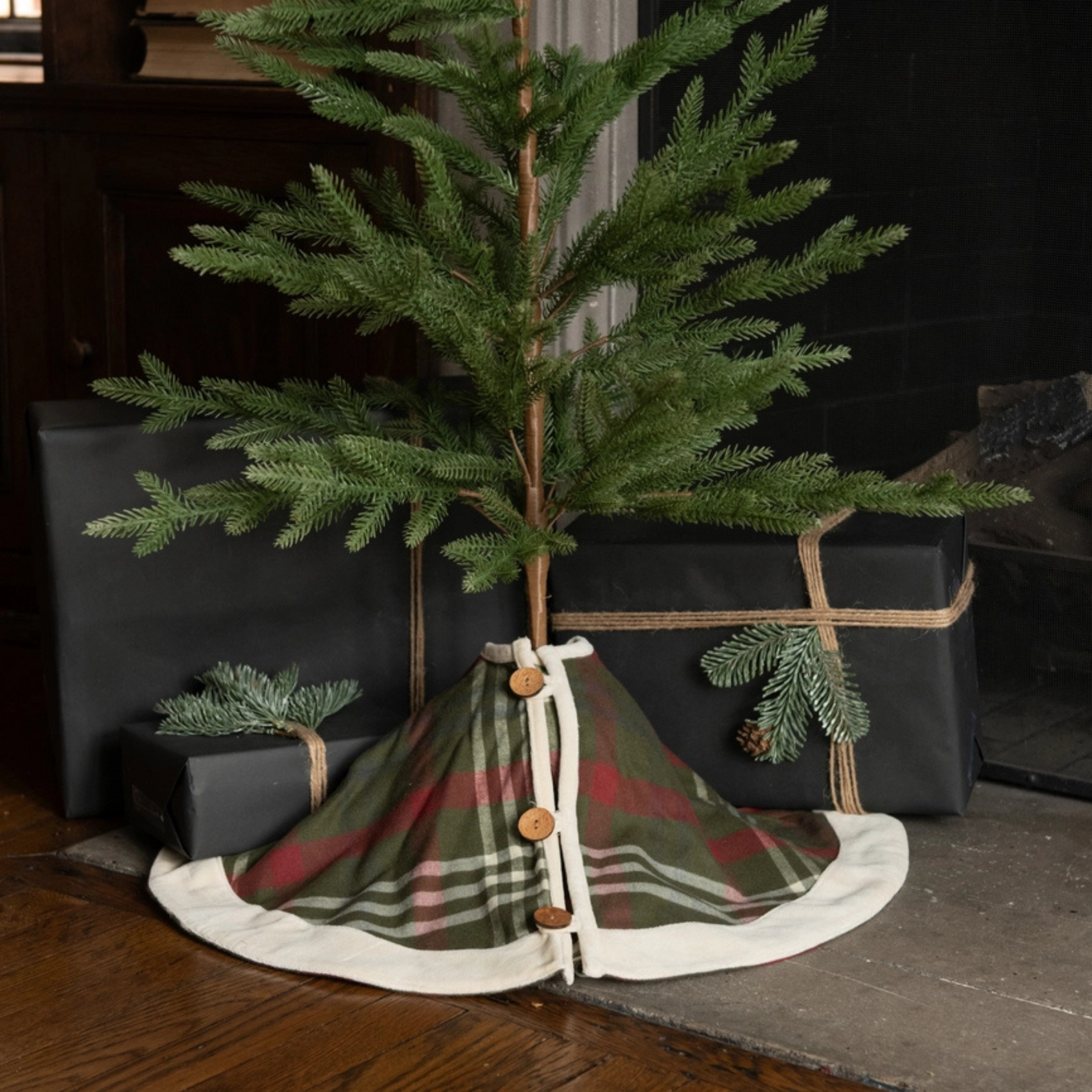 Green, Red & White Plaid Tree Skirt | 28"