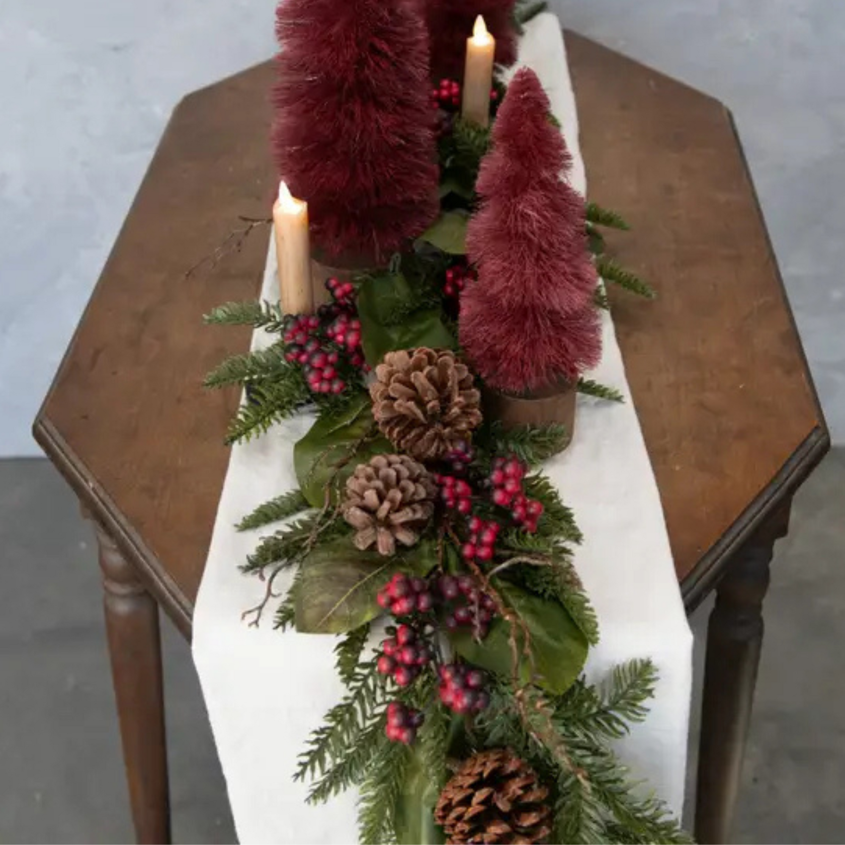 Cedar & Magnolia Leaf with Red Berries Garland | 6'