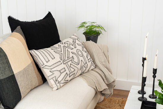 Load image into Gallery viewer, Lina Linen Pillow | Black
