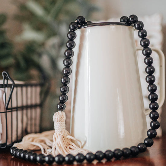 Load image into Gallery viewer, Black Wood Bead Garland with Tassels
