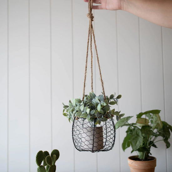 Load image into Gallery viewer, Barric Hanging Planter Basket
